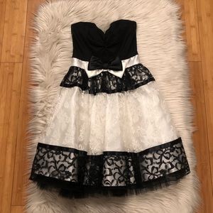 Gunne Sax Jessica McClintock Y2K Lace Strapless Black White Prom Dress size 1